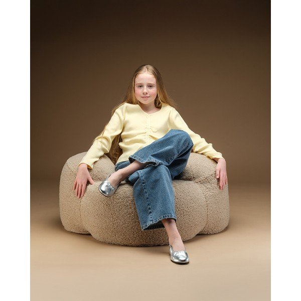 Beżowy dziecięcy worek do siedzenia z imitacji futra Momo – Wigiwama-image-3