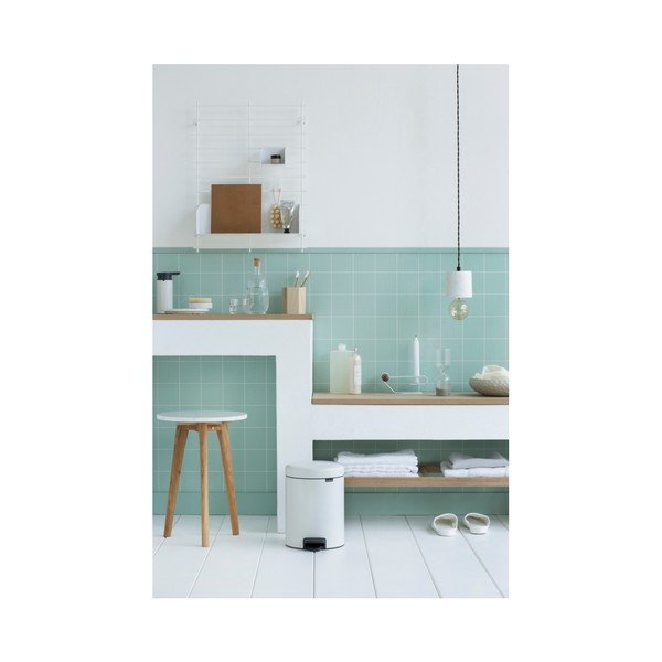 Biały kosz na śmieci z pedałem Brabantia Newicon, 5 l-image-3