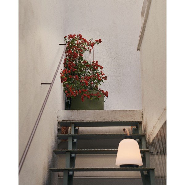 Biała plastikowa lampa stołowa LED ze ściemniaczem (wysokość 24 cm) Udiya – Kave Home-image-4