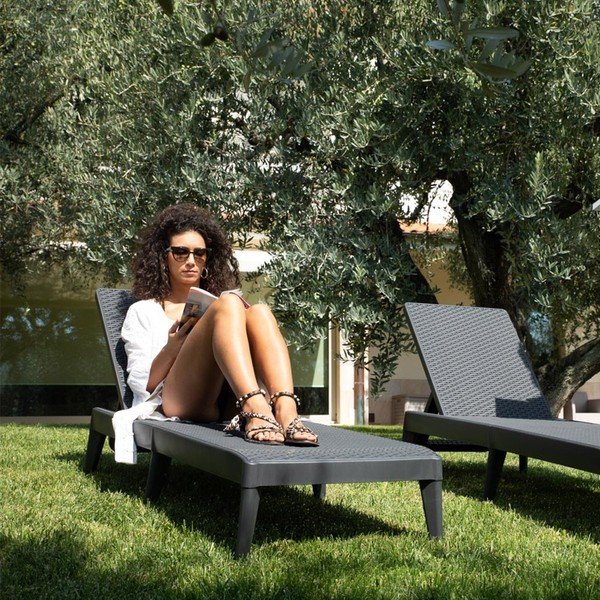 Czarny leżak ogrodowy ze sztucznego rattanu Numana – Toomax-image-1
