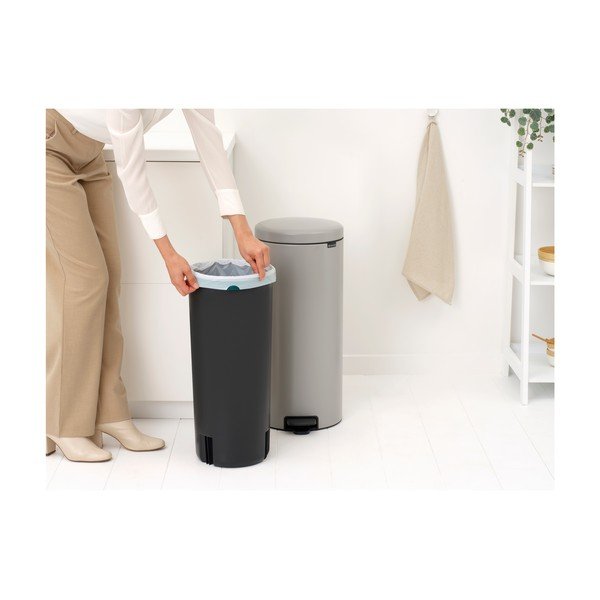 Jasnoszary stalowy kosz na śmieci z pedałem 30 l NewIcon – Brabantia-image-3