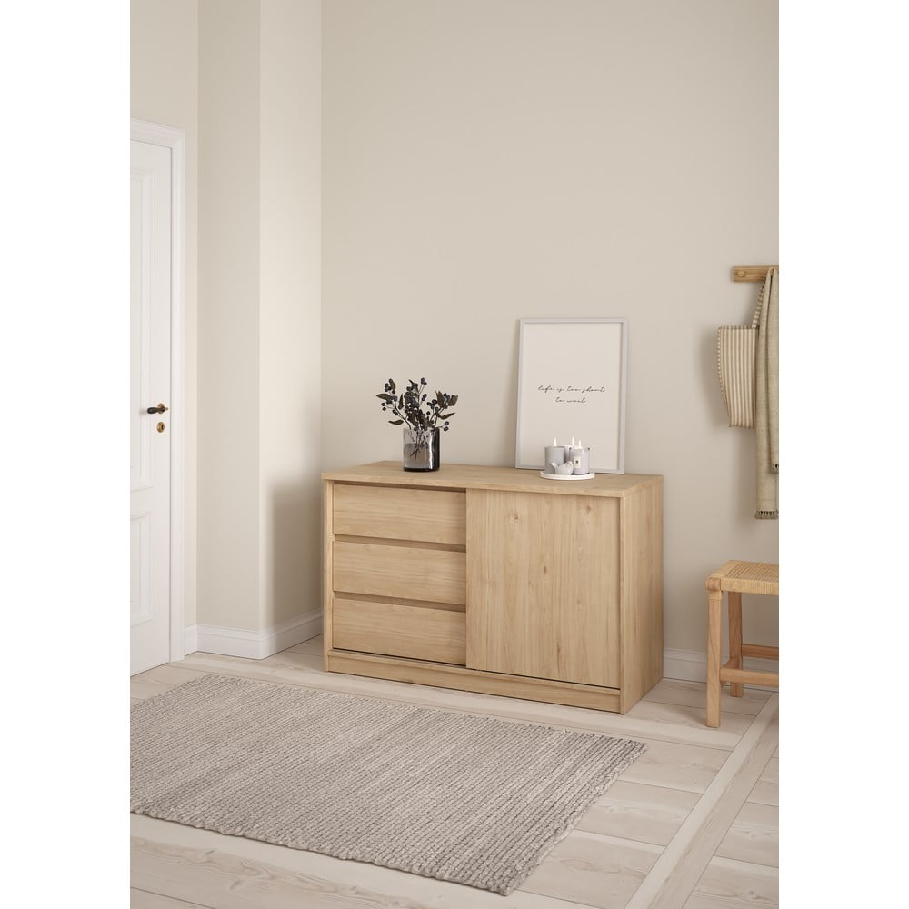 Komoda w dekorze dębu z drzwiami przesuwnymi w naturalnym kolorze 119x76x50 cm Naia – Tvilum (zdjęcie 6)