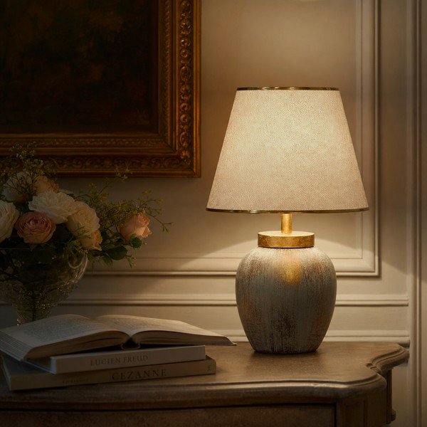 Kremowa/w kolorze złota lampa stołowa z tekstylnym kloszem (wysokość 47 cm) Yakamoz – Opviq lights-image-1