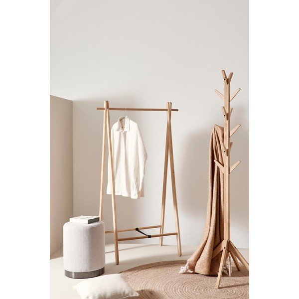 Czarny stojak na ubrania z litego drewna brzozowego 91x151x50 cm Daiki – Yes Everyday-image-1