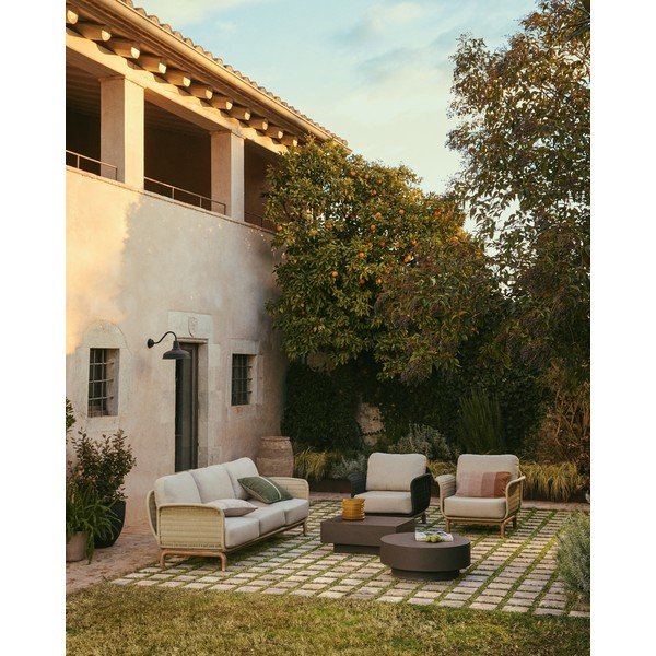 Beżowy tapicerowany fotel ogrodowy Alipa – Kave Home-image-3