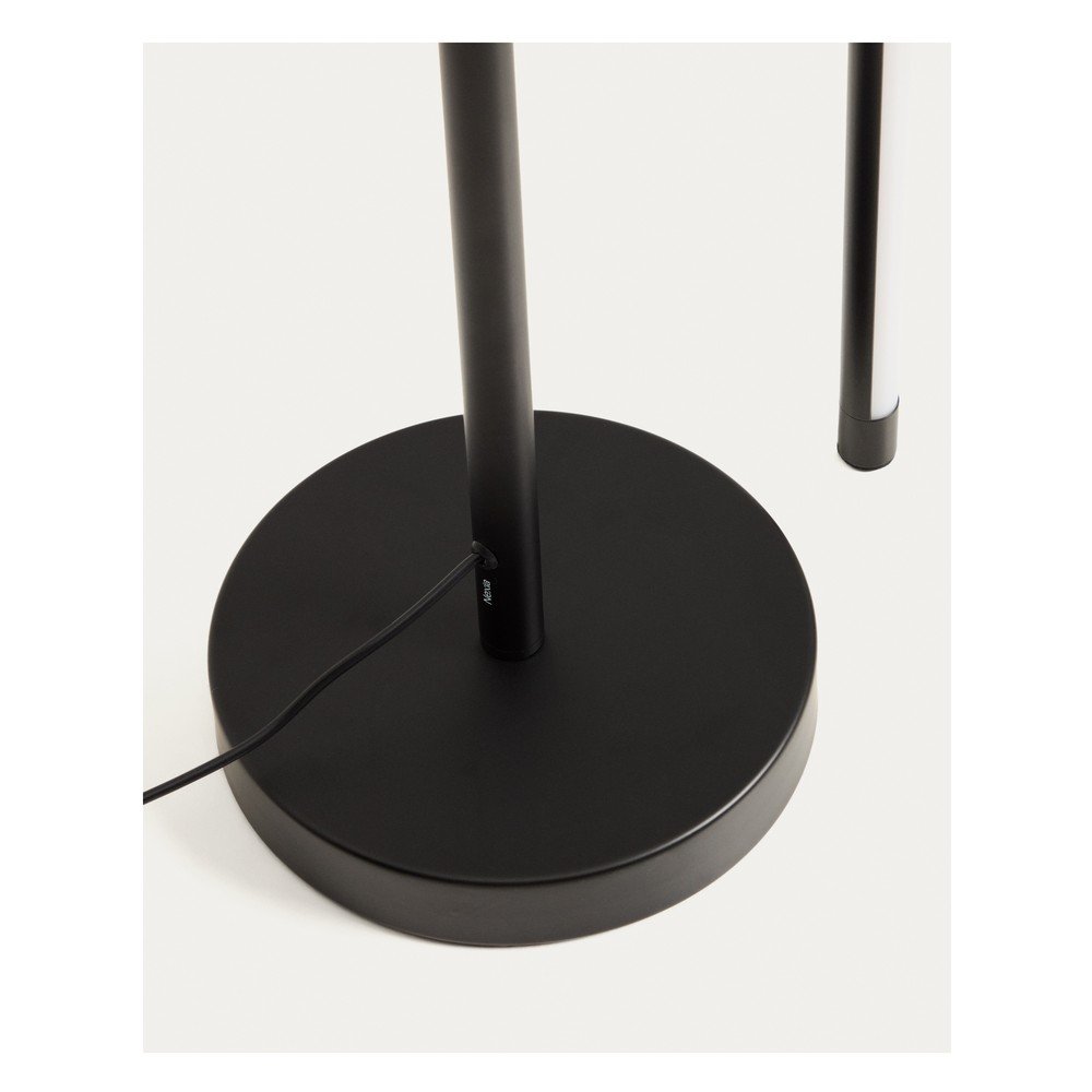 Czarna lampa stojąca LED (wysokość 120 cm) Bow – Kave Home (zdjęcie 7)