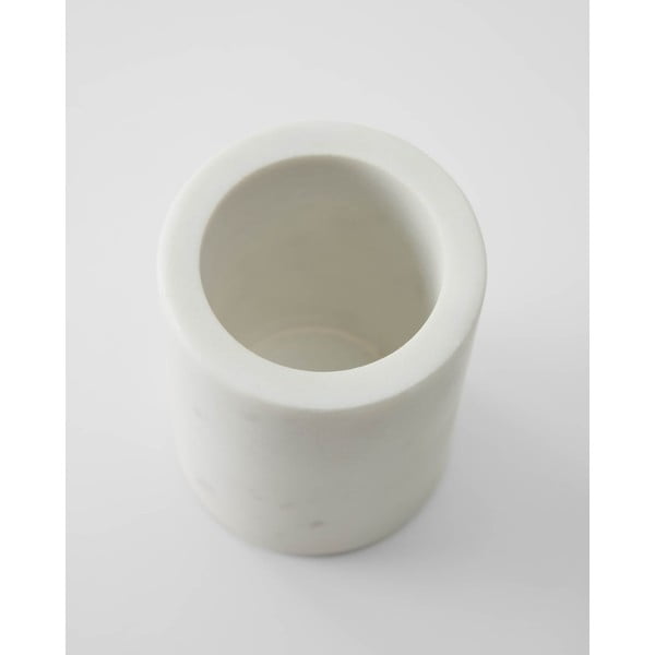 Biały marmurowy kubek na szczoteczki do zębów Elenei – Kave Home-image-3