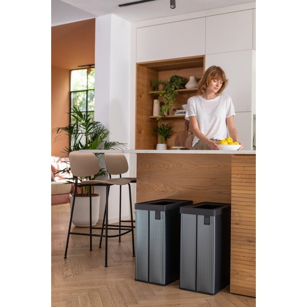 Niebieski kosz na śmieci do segregacji odpadów z plastiku z recyklingu 54 l Verto Recycle – Curver-image-1