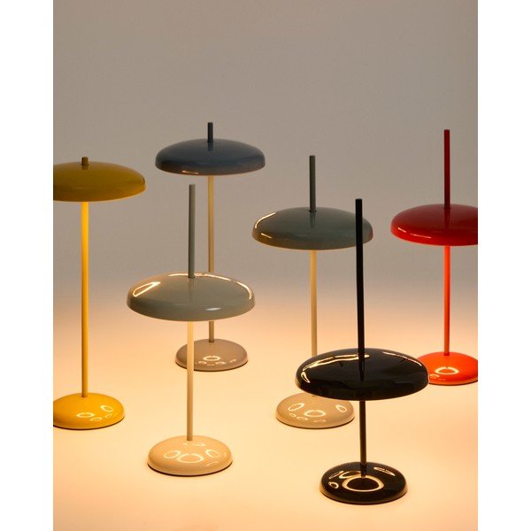 Czarna lampa stołowa LED ze ściemniaczem z metalowym kloszem (wysokość 35 cm) Porte – Kave Home-image-1