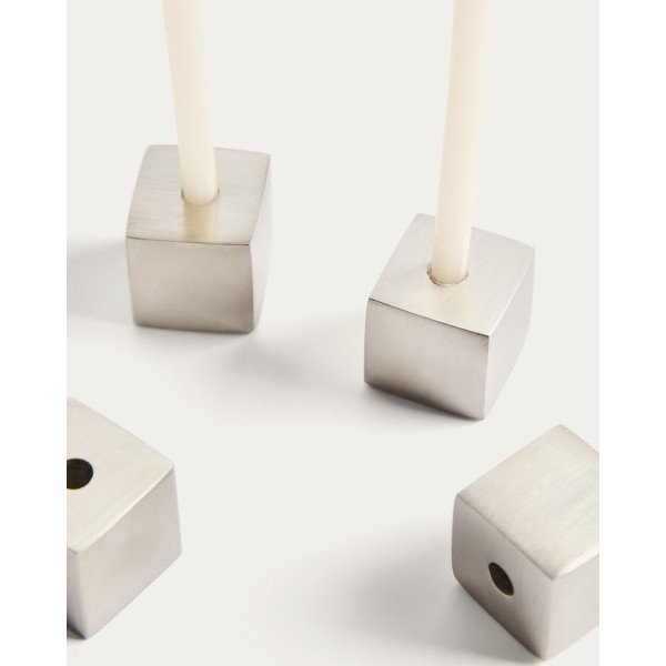 Metalowy świecznik Acadia – Kave Home-image-1