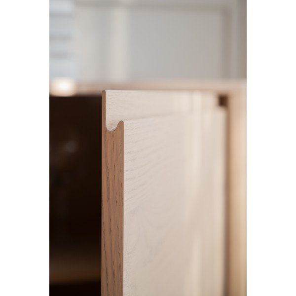 Komoda w dekorze dębu w jasnym naturalnym kolorze 180x70x40 cm Melstone – Rowico-image-3