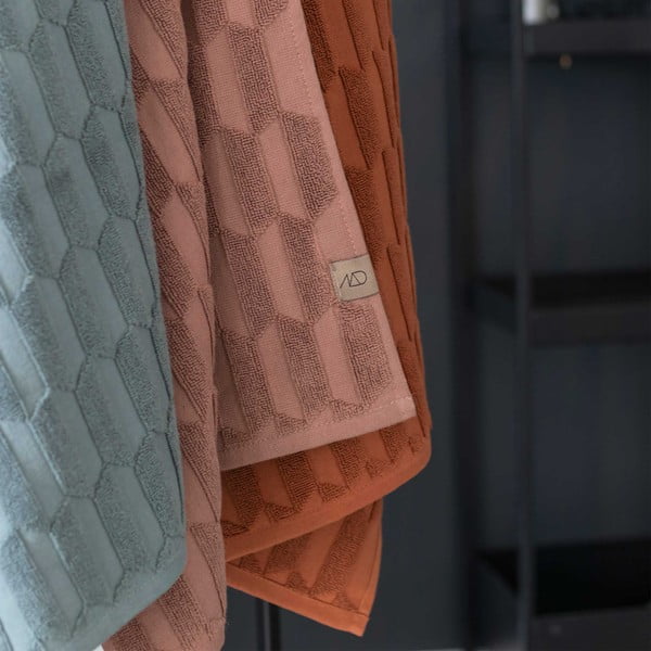 Ciemnozielony bawełniany ręcznik 50x95 cm Geo – Mette Ditmer Denmark-image-2