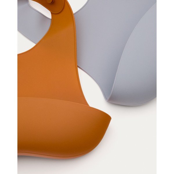 Pomarańczowo-szaroniebieskie śliniaki zestaw 2 szt. Lili – Kave Home-image-4