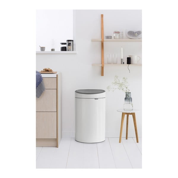 Biały stalowy kosz na śmieci otwierany na dotyk 40 l Touch Bin – Brabantia-image-1
