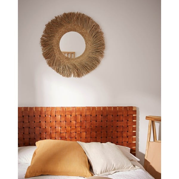 Zagłówek łóżka z drewna tekowego i skóry Kave Home Calixta, 153x110 cm-image-1