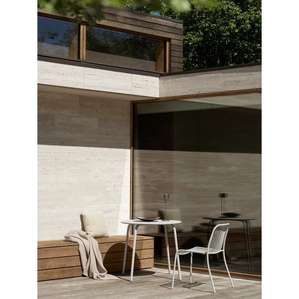 Jasnoszare metalowe krzesło ogrodowe Yua Wire – Blomus-image-1