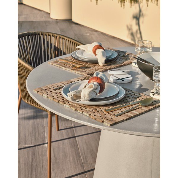 Betonowy stół zewnętrzny Kave Home Itai, ⌀ 120 cm-image-4