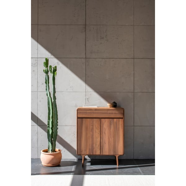 Brązowa komoda z litego drewna orzechowego 90x110x45 cm Fawn – Gazzda-image-2