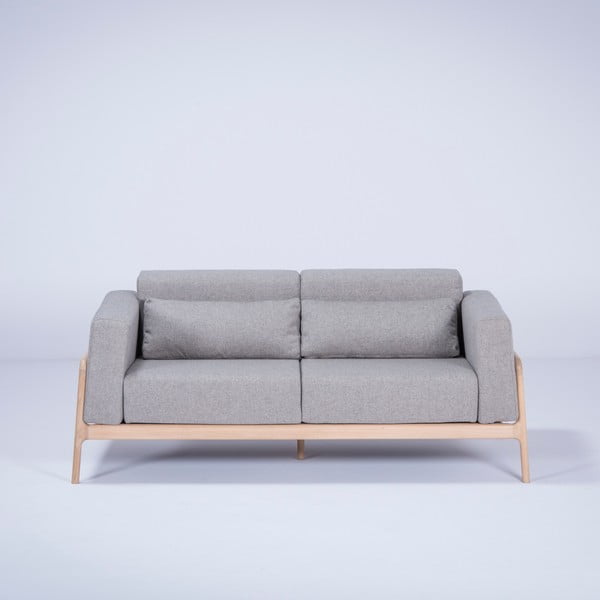 Szara sofa z konstrukcją z litego drewna dębowego Gazzda Fawn, 180 cm