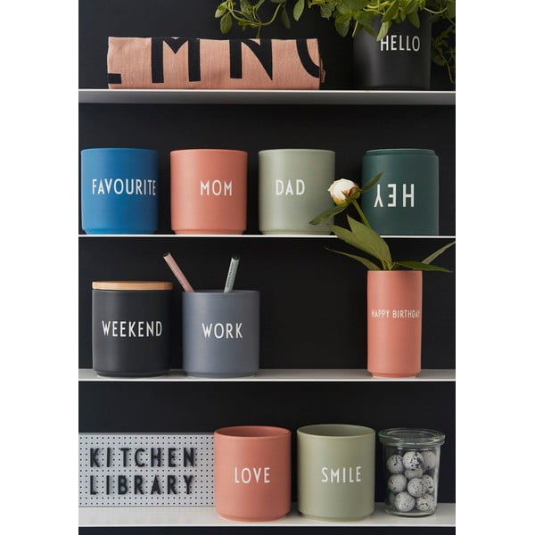Zielony porcelanowy kubek 300 ml Dad – Design Letters-image-1