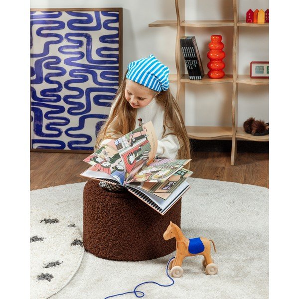 Ciemnobrązowy puf dziecięcy z materiału bouclé Warm Hazel – Wigiwama-image-4