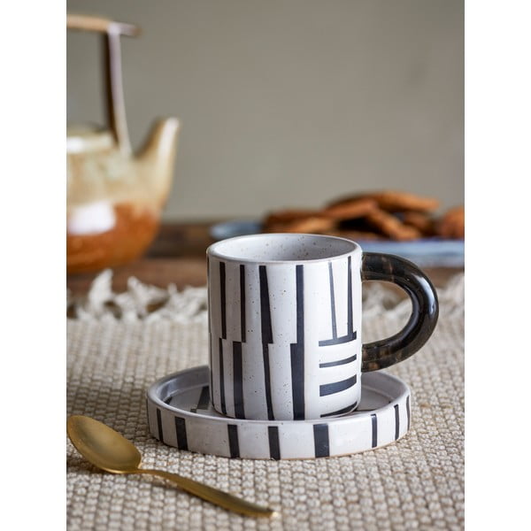 Czarno-biała kamionkowa filiżanka 300 ml Frankie – Bloomingville-image-1