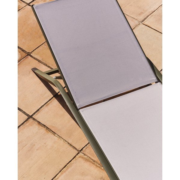 Zielony metalowy regulowany leżak ogrodowy Capraia – Kave Home-image-3