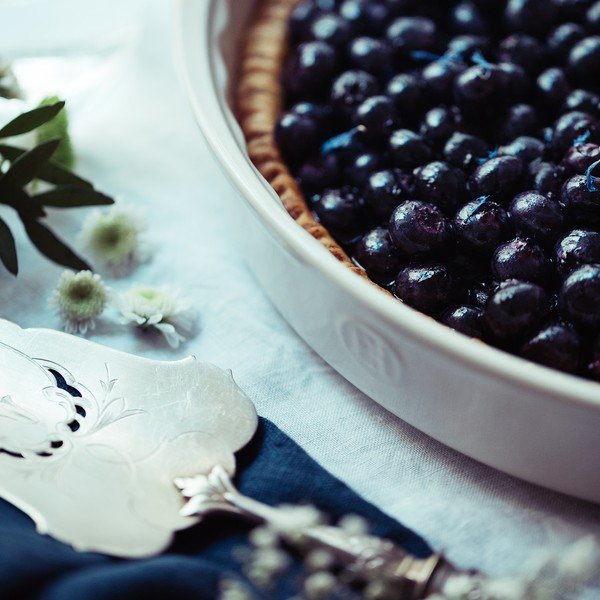 Okrągła forma do ciasta w kolorze kości słoniowej Emile Henry Patisserie, 1,5 l-image-2