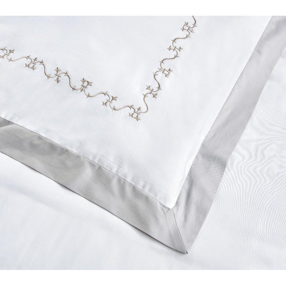 Biała pościel dwuosobowa z satyny bawełnianej z prześcieradłem/6-częściowa 240x220 cm Diana – Mila Home Luxury (zdjęcie 4)