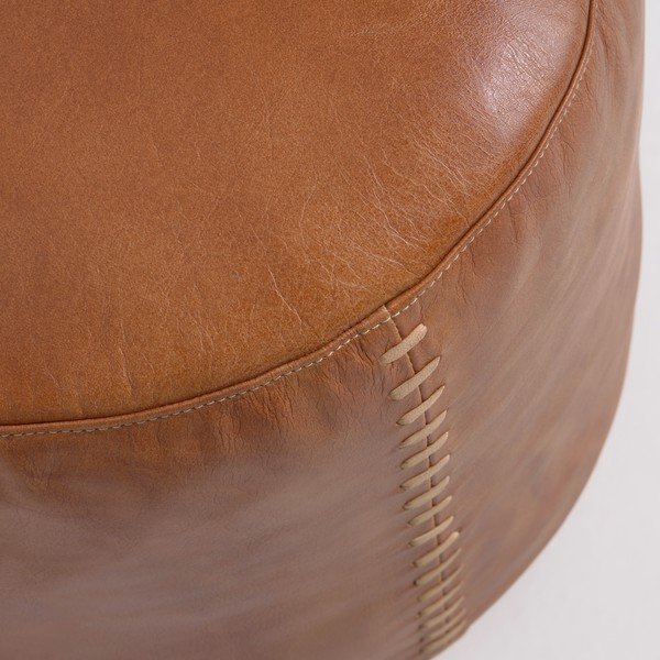 Brązowy puf skórzany Kave Home Cesia-image-1