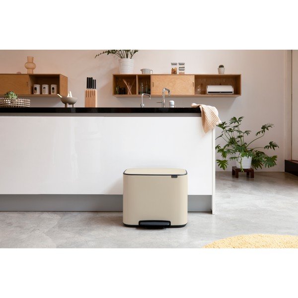 Beżowy stalowy kosz na śmieci z pedałem 36 l Bo – Brabantia-image-1