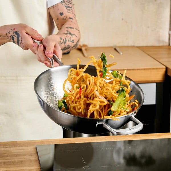 Patelnia wok ze stali nierdzewnej z pokrywką ø 30 cm Lucca 3.0 – FABINI-image-1