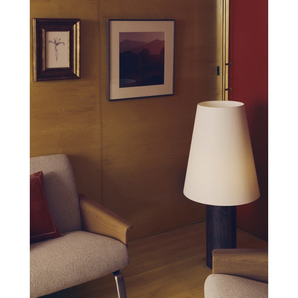 Biała/w ciemnym naturalnym kolorze lampa stojąca z tekstylnym kloszem (wysokość 110 cm) Marga – Kave Home (zdjęcie 4)
