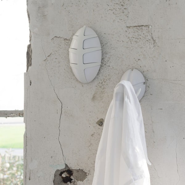 Biały ścienny plastikowy haczyk Bug – Spinder Design-image-3