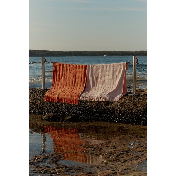 Bawełniany ręcznik plażowy w kolorze terakoty Sunnylife Luxe, 160x90 cm-image-1