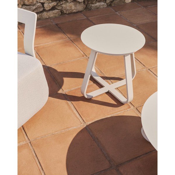 Metalowy okrągły stolik ogrodowy ø 48 cm Tamaris – Kave Home-image-1