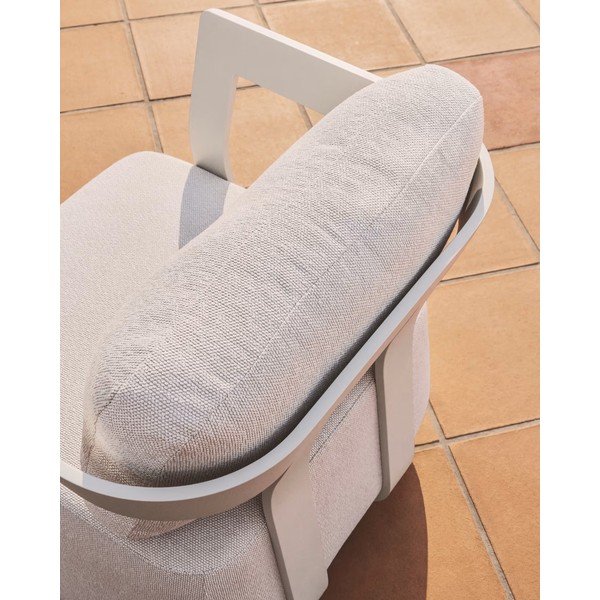 Kremowy tapicerowany fotel ogrodowy Tamaris – Kave Home-image-2
