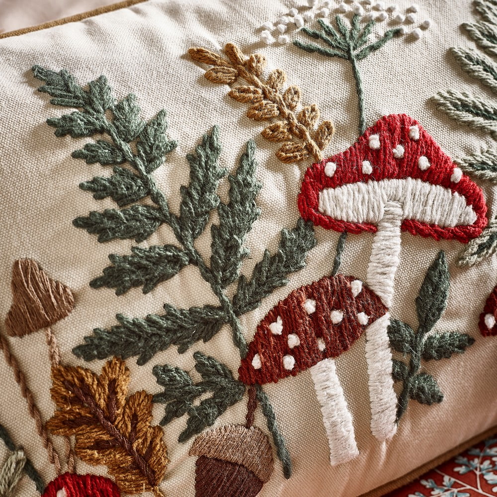 Bawełniana poduszka dekoracyjna 30x50 cm Embroidery Woodland – Catherine Lansfield (zdjęcie 4)