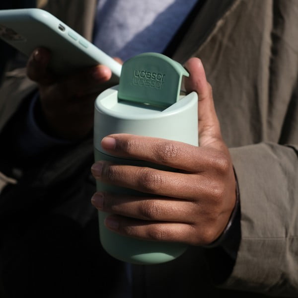 Miętowy kubek podróżny 340 ml Sipp – Joseph Joseph-image-3