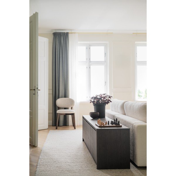 Komoda w dekorze dębu w ciemnym naturalnym kolorze 180x50x40 cm Melstone – Rowico-image-1