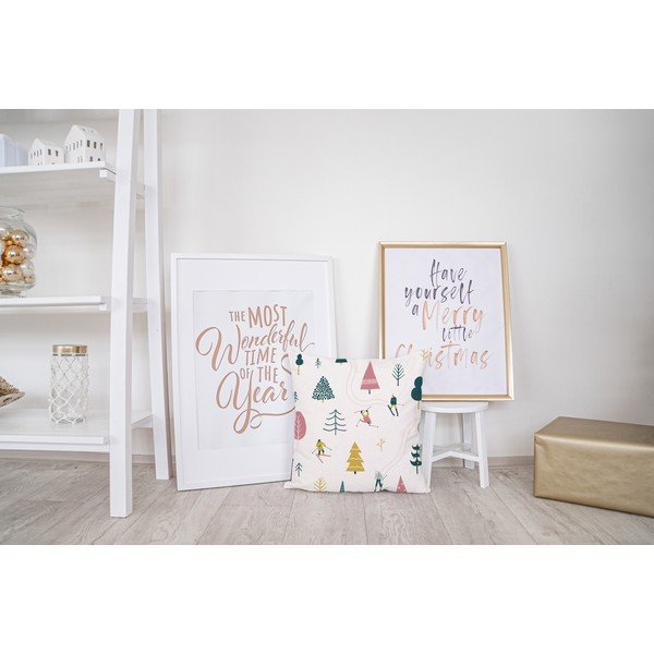 Poduszka dekoracyjna ze świątecznym motywem 45x45 cm Skiing – Butter Kings-image-1