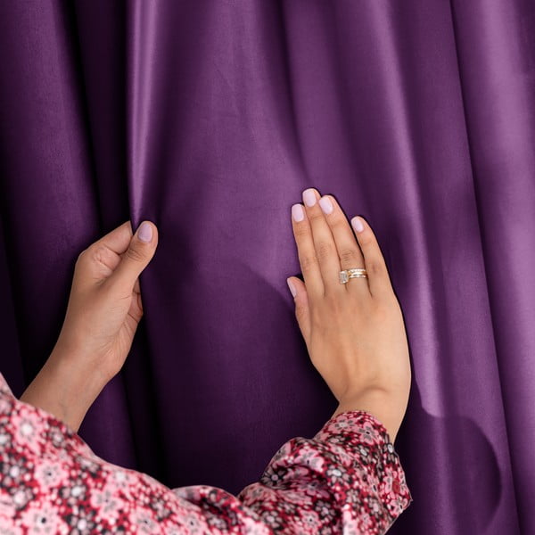 Fioletowa aksamitna zasłona częściowo zaciemniająca (dimout) 140x270 cm Pleat – Restilo-image-4