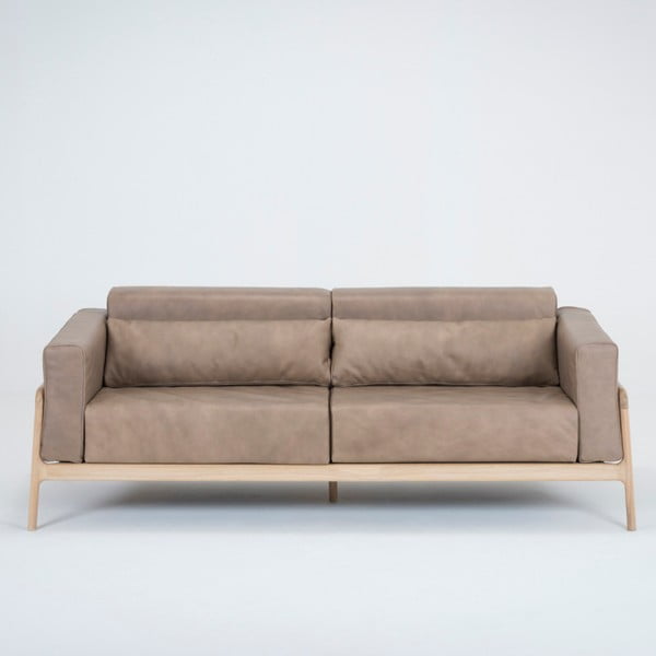 Jasnobrązowa sofa z bawolej skóry z konstrukcją z litego drewna dębowego Gazzda Fawn, 210 cm