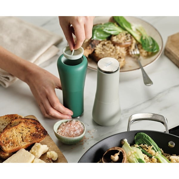 Solniczka i pieprzniczka Milltop – Joseph Joseph-image-1