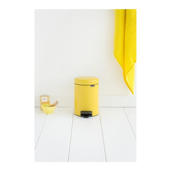 Żółty kosz na śmieci z pedałem Brabantia Newicon, 3 l-image-1