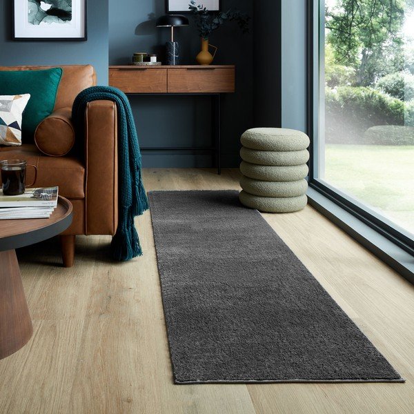 Ciemnoszary chodnik z włókien z recyklingu 60x230 cm Sheen – Flair Rugs-image-1