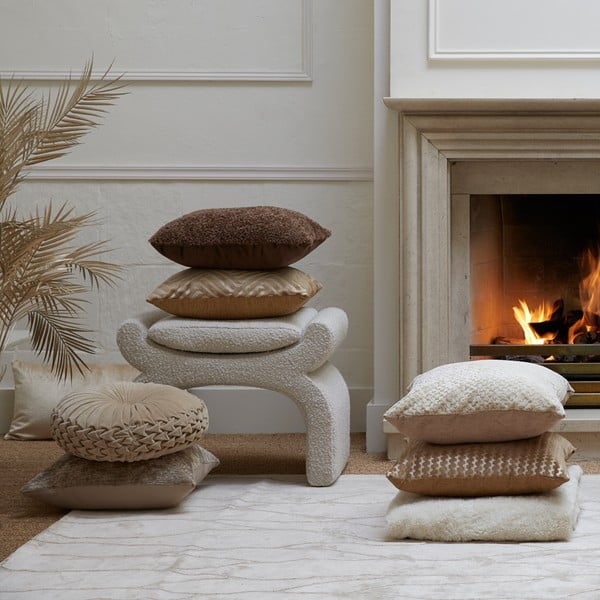 Kremowy puf z materiału bouclé Nafya – Light & Living-image-2