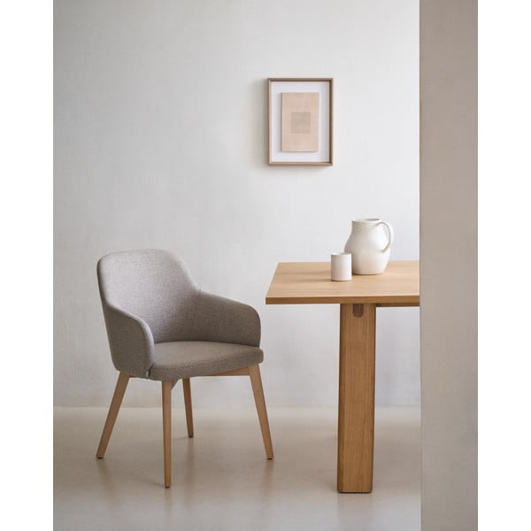 Beżowy tapicerowany fotel jadalniany z podłokietnikami Nelida – Kave Home-image-1