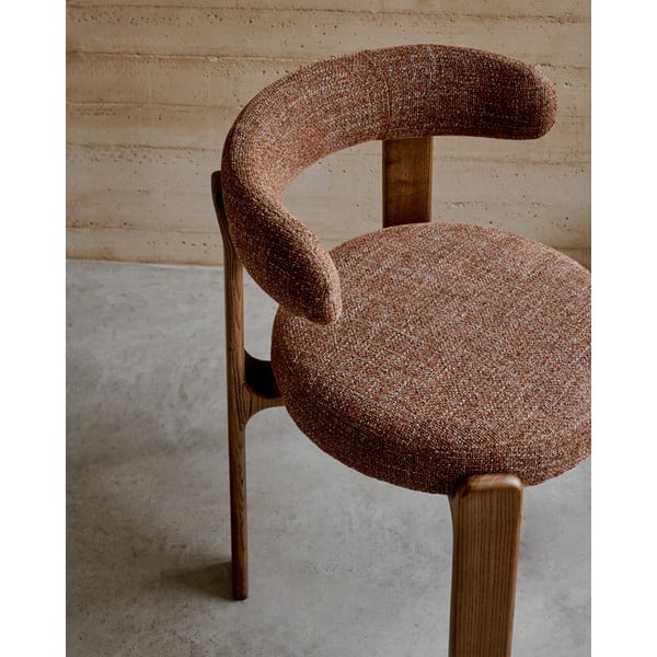 Brązowe krzesło z litego drewna jesionowego Granite – Kave Home-image-1