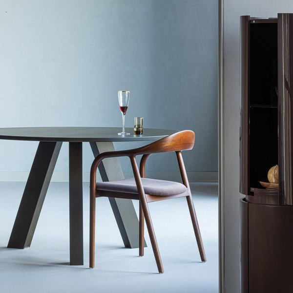 Brązowe krzesło z podłokietnikami z litego drewna bukowego Bran – WOOOD-image-1